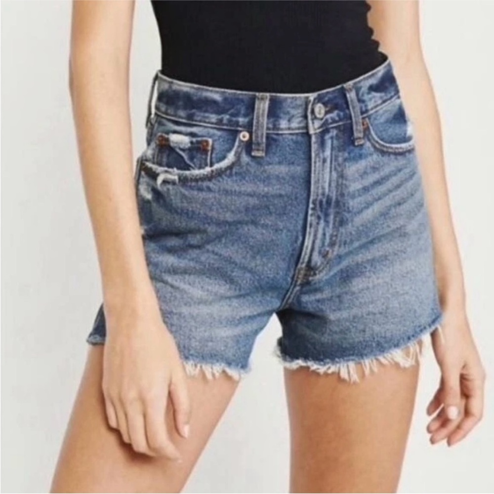NWT, Abercrombie & Fitch Annie High Rise Distressed Short, Sz 29/8